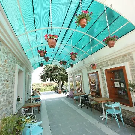 Hotel Data Yaghane Butik 4*